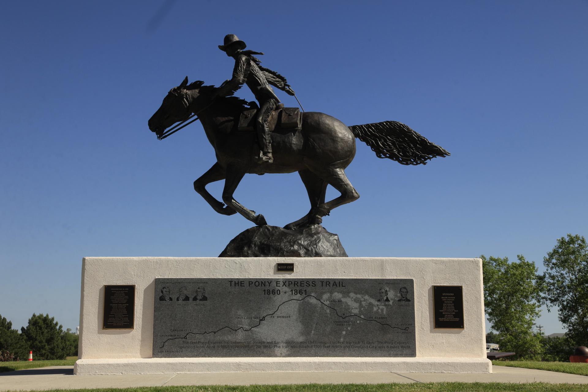 Statue depicting a Pony Express Rider